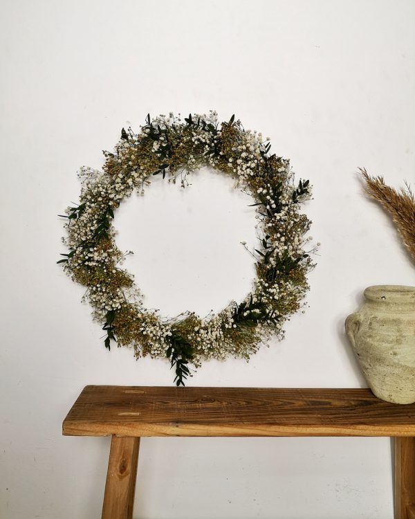 Corona de flores preservadas Ate – Diseño artesanal y duradero